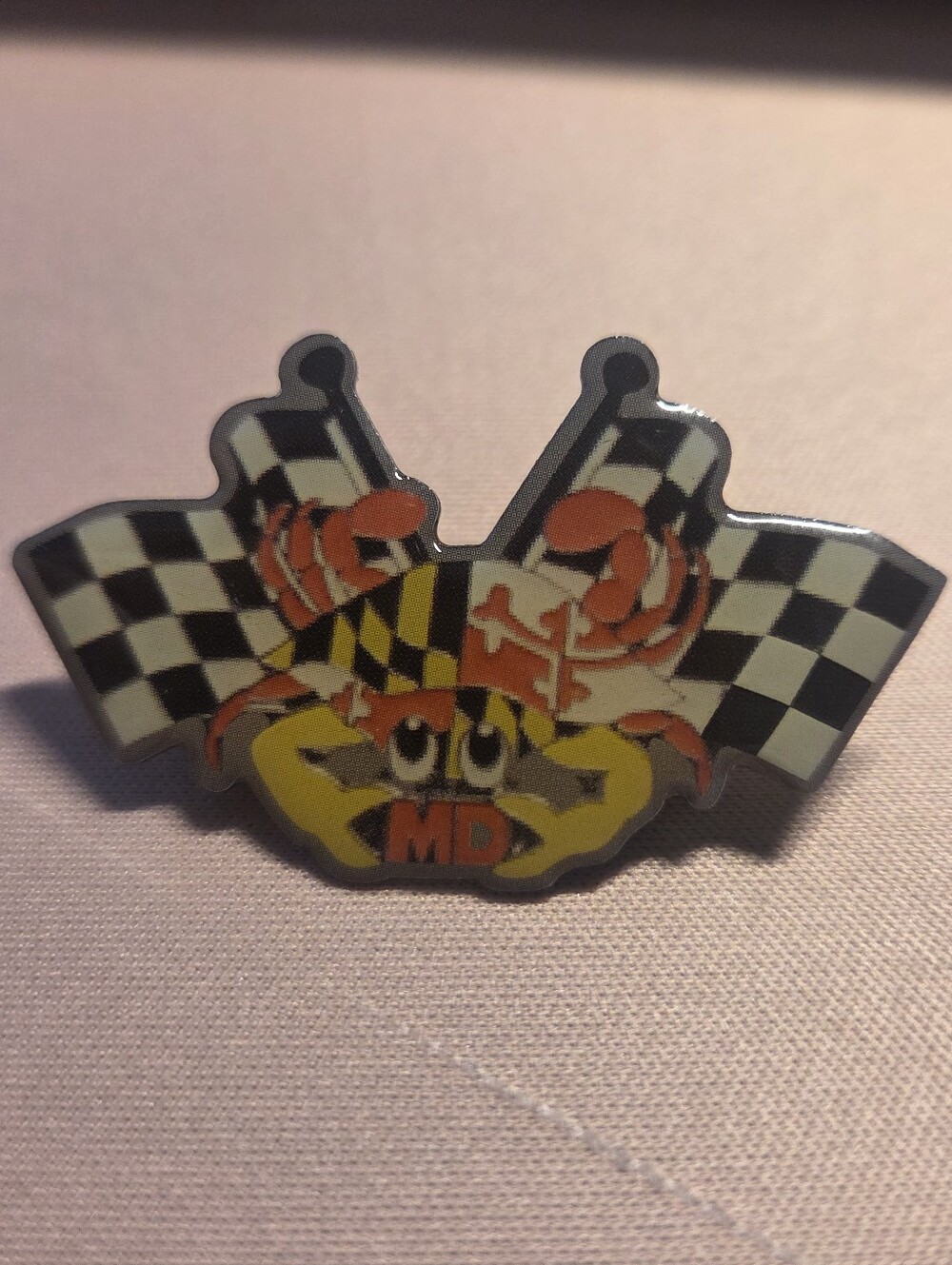 Maryland MD Crab Checkered Flag Racing Pin Button Z5